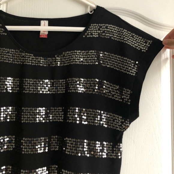 Black Sparkly Top - Picture 2 of 6
